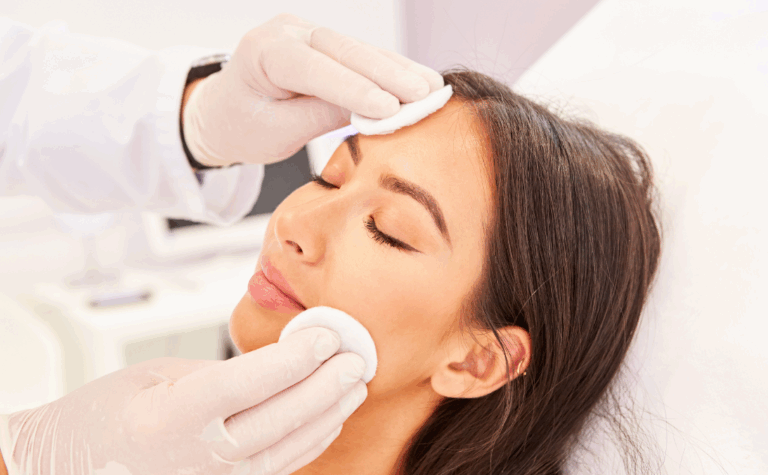 Sua Limpeza de Pele Está Genérica? É Por Isso Que Suas Clientes Não Voltam!